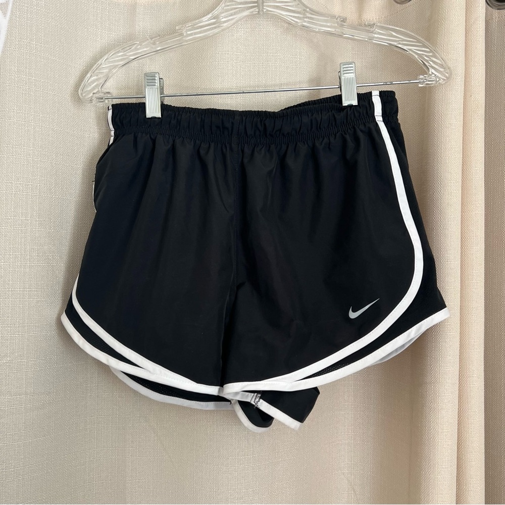 Women's Nike Tempo Dri-FIT Mid-Rise 3-in. Running Shorts